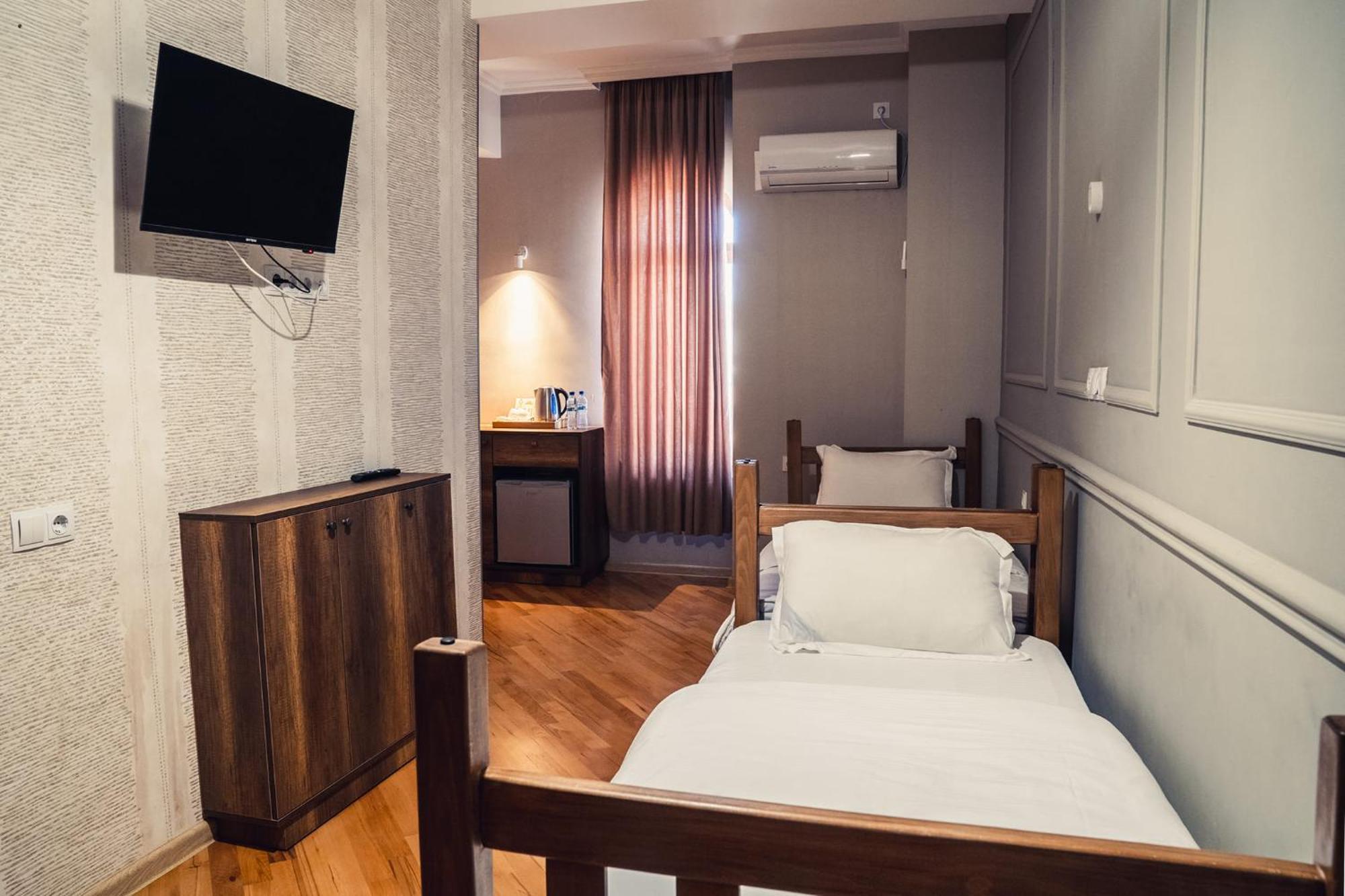 Legend Hotel Tbilisi ภายนอก รูปภาพ